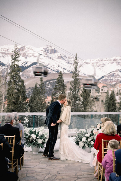 telluride-winter-wedding-ceremony