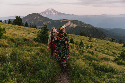 Oregon Elopement Photographer - Mountain Adventure Elopement