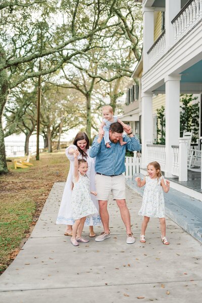 airlie gardens wilmington engagement photo session