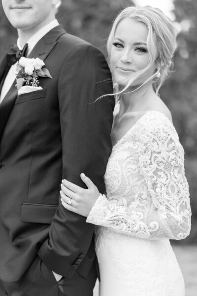 Alabama wedding photographer based in Tuscaloosa, Alabama. Wedding day captured at Park Crest Event Facility in Birmingham, AL.