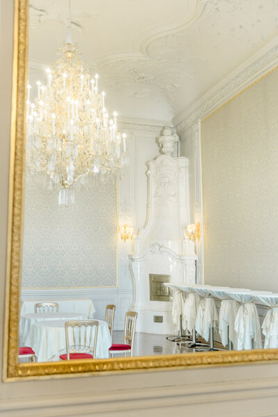 Ladie´s Salon perfect for the cocktail hour at the palace Daun Kinsky 