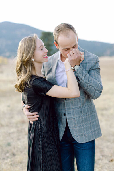 this romantic rocky mountain engagement was minimalist and elegant.