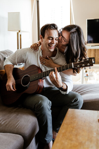 Best-Chicago-Engagement-Photographer-At-Home-6