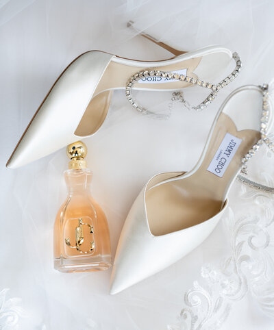 bride details of shoes