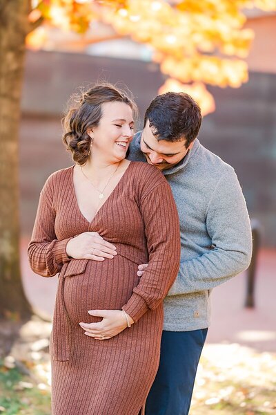 Elegant outdoor maternity photography in Charlottesville, VA, capturing the beauty of pregnancy