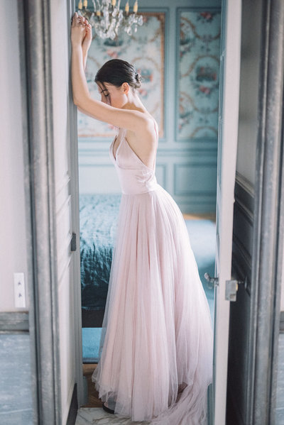 JoanneFlemingDesign-blush-pink-tulle-wedding-dress-davidwickhamphoto (12)
