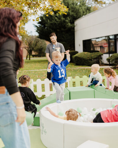 play groups in long island developmental delays in long island  developmental skills in long island  parent support in long island parent and me  in long island early intervention  tummy time in longisland   Sensory processing in long island  Sensory play in long island
