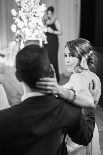 fun-and-colorful-wedding-science-center-montreal-junophoto