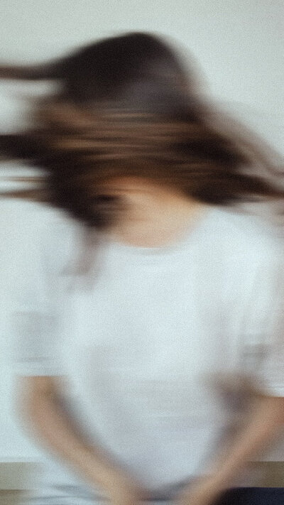 A blurred image of a woman participating in an EMDR intensive in Santa Monica