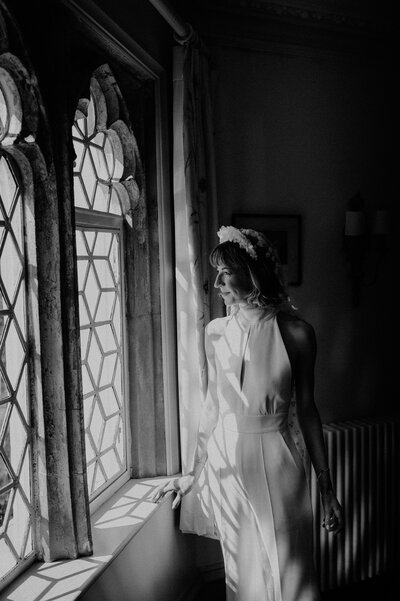 Bride getting ready at the hilden house in vermont  