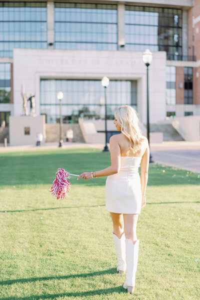 Alabama Grad Session taken on the University of Alabama campus in Tuscaloosa, Alabama. Graduate Photography