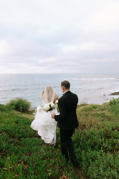 couple at la jolla shores san diego elopement