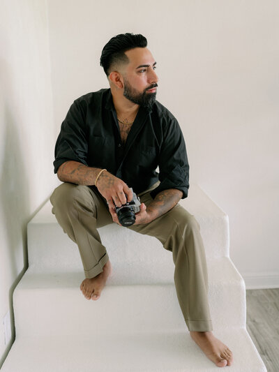 This is a portrait of Photographer Adrian Mata.