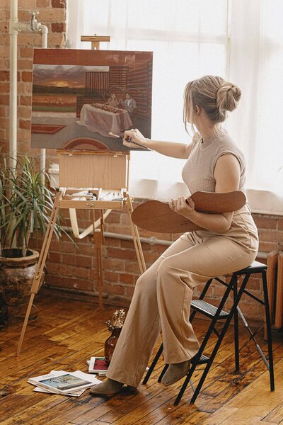 steph fuerst in her studio