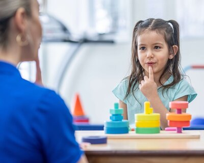 articulation_exercise_with_child