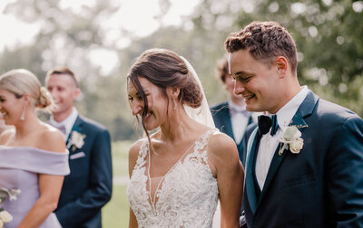 closeup-smiling-wedding-couple