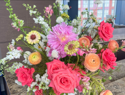 floral arrangements designed by Yours Truly, a wedding planner and designer in New Jersey.