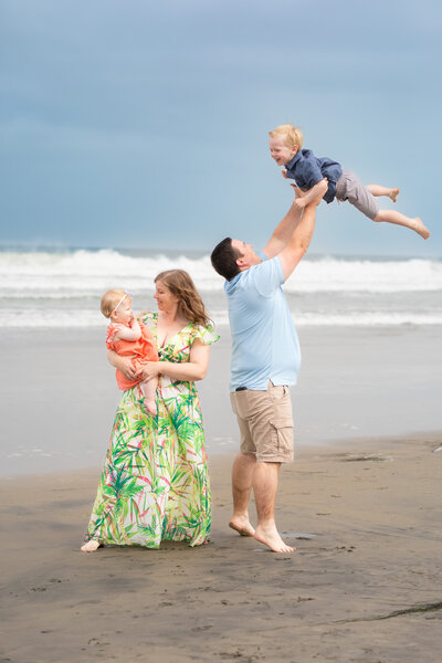 san-diego-family-photo-session-la-jolla-scripps-pier-ConnieHanks_1758VANKEMPEN