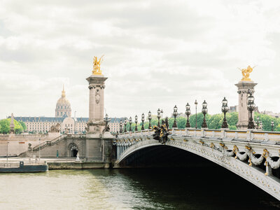 Pont Alexandre location for a photoshoot in Paris