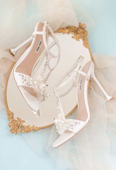 elegant wedding detail shoe and mirror inspiration