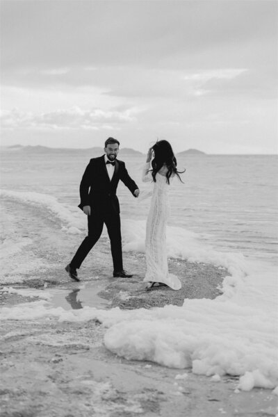 bride and groom elope near ocean