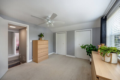 22 Second primary bdrm (7)