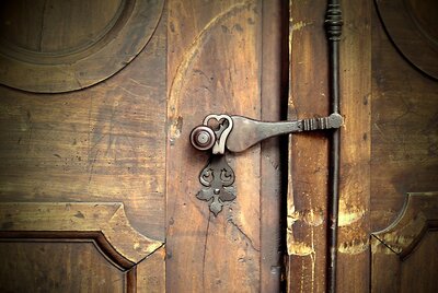church-door-1927074_1920