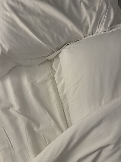 White sheets and pillows