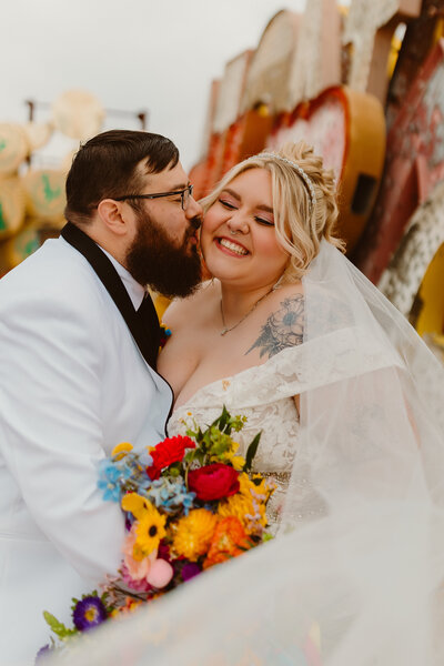 neon-museum-wedding-in-las-vegas-howie-photography-46