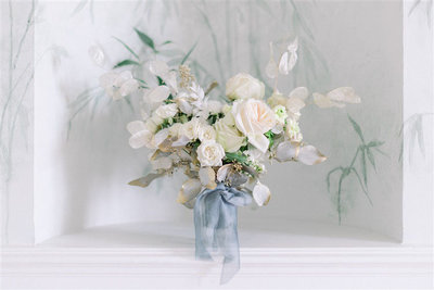 neutral-bridal-bouquet