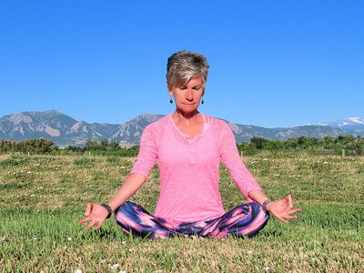 5ke-yoga-mountain-meditation