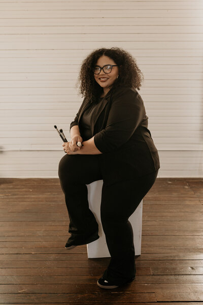 A Houston makeup artist at Muse celebrating natural beauty by creating radiant looks for Houston weddings and modern bride-to-be styling in Houston, TX.