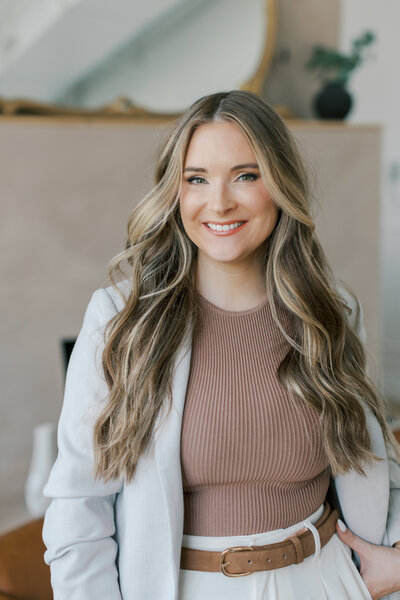 Shandi Szela is the Lead Wedding Planner for Twelfth Night Events, based in London Ontario.
