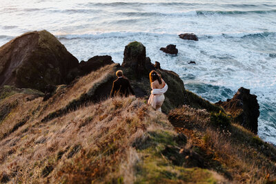 man and woman  eloping at the Oregon coast