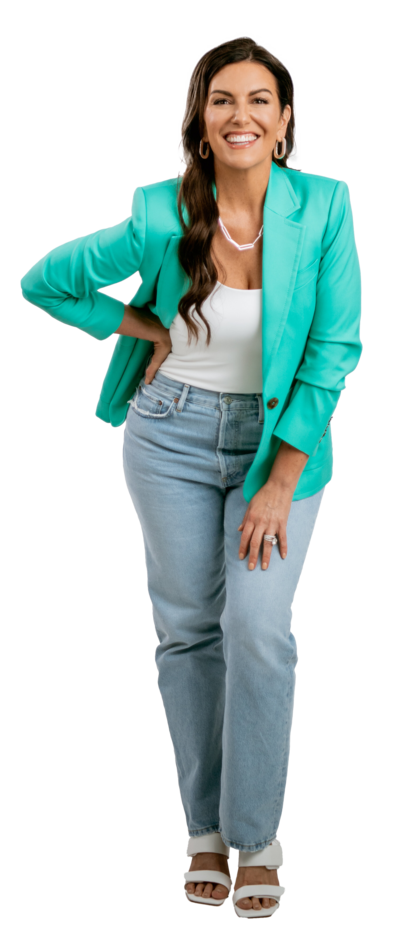 Amy Porterfield Headshot with hand on hip - Online Marketing Expert