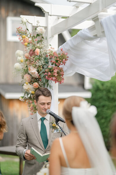 groom-wedding-speech-ceremony