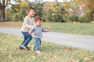 Mommy and me spring session in Centennial Park