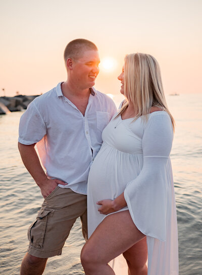 Embrace your style and beauty with fashion maternity and boudoir studio portraits by Leslie Q Photography. Offering elegant, high-quality pregnancy photography in a luxurious studio setting. Serving Michiana, Northern Indiana, and Southwest Michigan.
