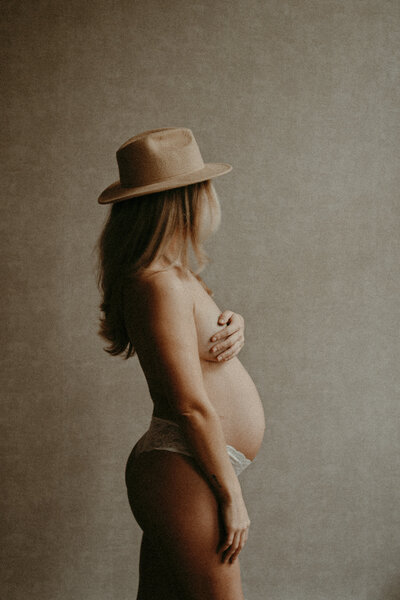 artistiek bloot, artistiek naakt, studio zwangerschap fotoshoot