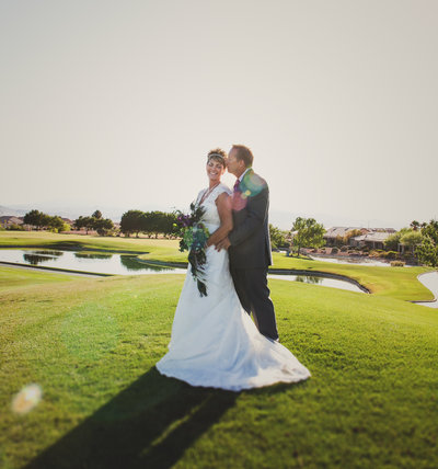 photo of oregon bride and groom in golf course  | Susie Moreno Photography