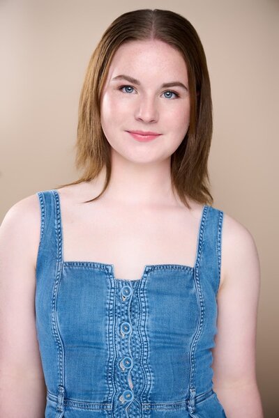 Model and singer headshot of woman who is an actor