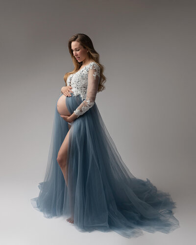 Bend Oregon Maternity Photographer, Pregnant Mother in Blue Gown