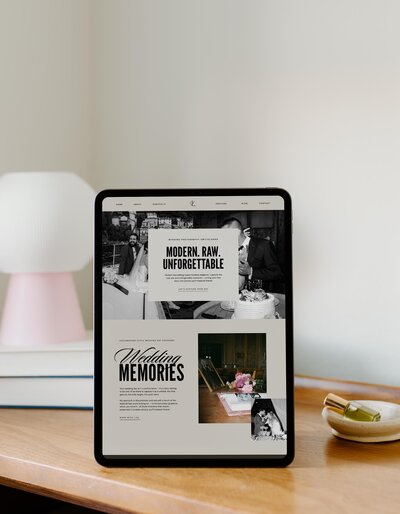 Beispiel einer fertigen Website für eine Hochzeitsfotografin – umgesetzt mit Website in a Week von Jennifer Aries