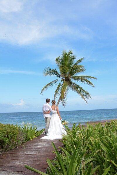 Tropical Destination Wedding Planner & Location Ideas
