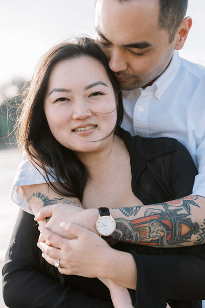 san francisco wedding photographer captures beach engagement pictures 