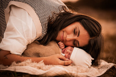 Een fotoshoot met een pasgeboren baby, zo een gevoelige plaat