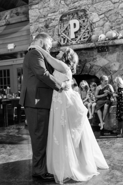 2019-Elizabeth-HIll-Photography-Barns-At-Chipridge-Wedding-Photographer-Abingdon-VA-Wedding-Photographer-126