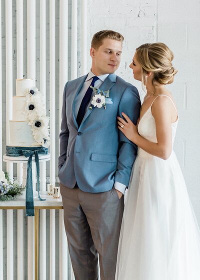 Wedding-Cake-Flowers-Bride-Hair-Stylist