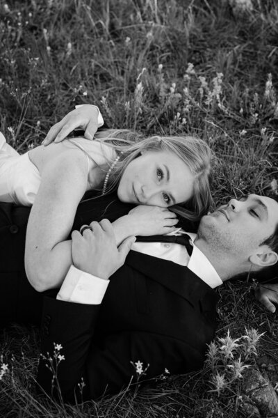 Boulder Wedding Photographer captures couple kissing during winter elopement