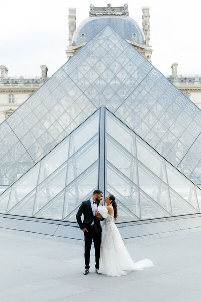 Musee-Louvre-Paris-Wedding-Elopement-2